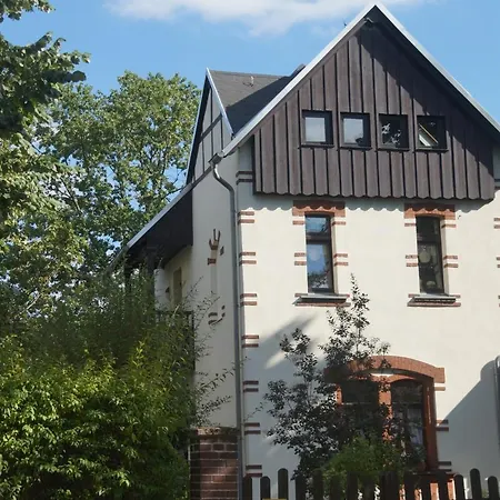 Apartment 1895